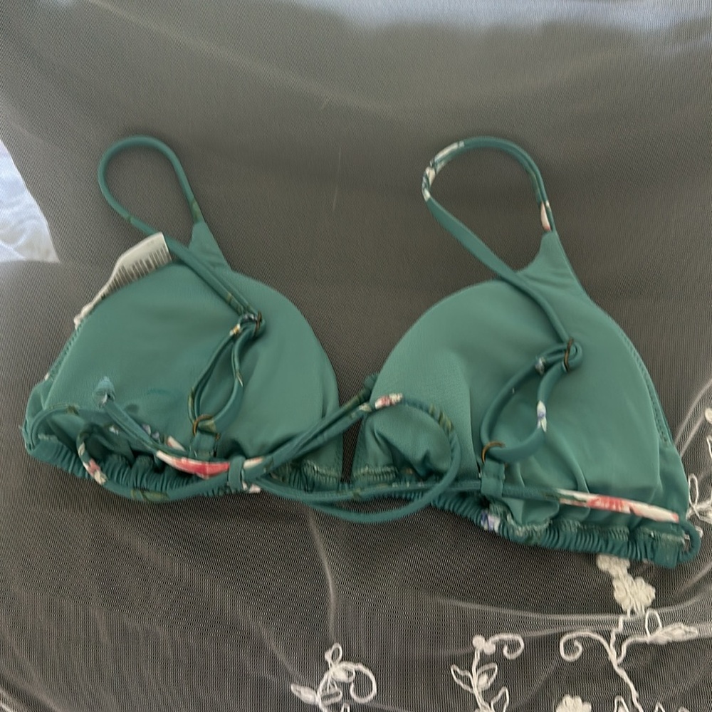 O’Nell triangle bathing suit top new without tags size medium - Picture 2 of 3